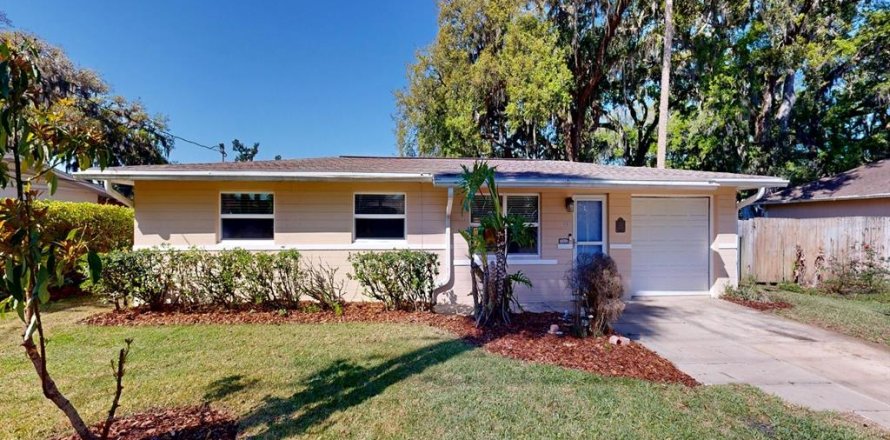 House in Ormond Beach, Florida 3 bedrooms, 89.19 sq.m. № 2101706