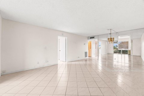 Condominio en venta en Delray Beach, Florida, 2 dormitorios, 98.48 m2 № 2250277 - foto 9