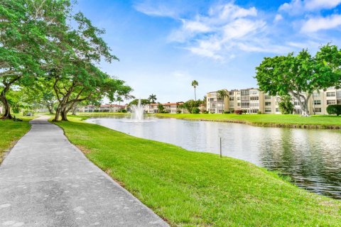 Condominio en venta en Delray Beach, Florida, 2 dormitorios, 98.48 m2 № 2250277 - foto 28