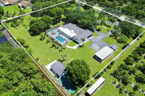 Villa ou maison à vendre à Homestead, Floride: 5 chambres, 274.34 m2 № 1897260 - photo 5