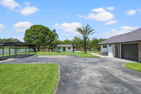 Villa ou maison à vendre à Homestead, Floride: 5 chambres, 274.34 m2 № 1897260 - photo 9