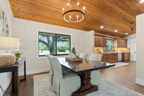 Villa ou maison à vendre à Homestead, Floride: 5 chambres, 274.34 m2 № 1897260 - photo 15