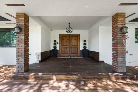 Villa ou maison à vendre à Homestead, Floride: 5 chambres, 274.34 m2 № 1897260 - photo 10