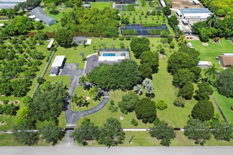 Villa ou maison à vendre à Homestead, Floride: 5 chambres, 274.34 m2 № 1897260 - photo 2
