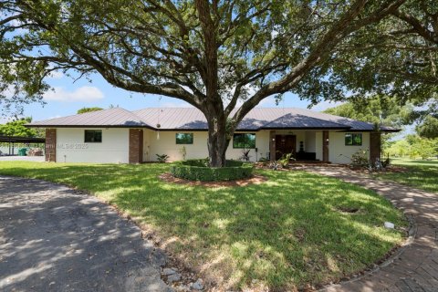 Villa ou maison à vendre à Homestead, Floride: 5 chambres, 274.34 m2 № 1897260 - photo 1
