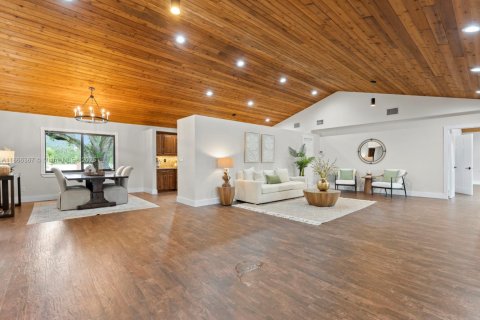 Villa ou maison à vendre à Homestead, Floride: 5 chambres, 274.34 m2 № 1897260 - photo 21