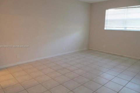 Condo in Coral Springs, Florida, 1 bedroom  № 2059721 - photo 6