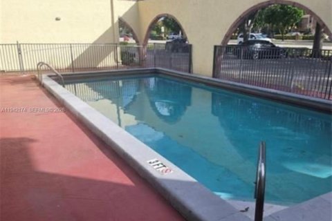 Condo in Coral Springs, Florida, 1 bedroom  № 2059721 - photo 7