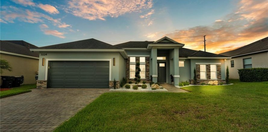 House in Lakeland, Florida 3 bedrooms, 187.85 sq.m. № 1876108