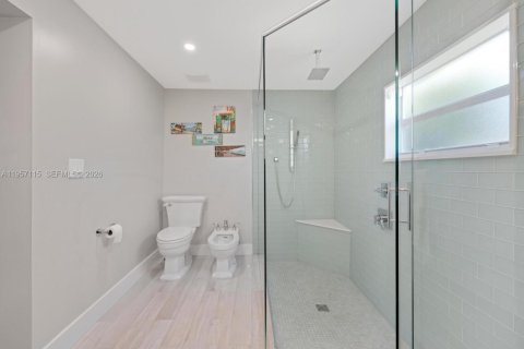 House in Key Largo, Florida 3 bedrooms, 171.03 sq.m. № 2011201 - photo 24