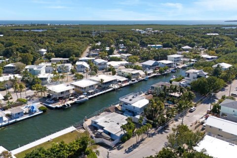 House in Key Largo, Florida 3 bedrooms, 171.03 sq.m. № 2011201 - photo 18