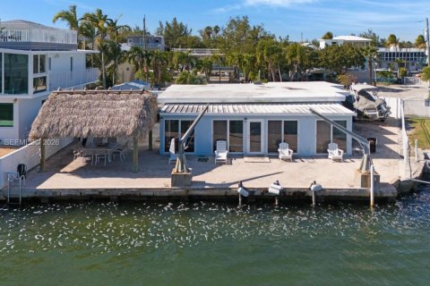 House in Key Largo, Florida 3 bedrooms, 171.03 sq.m. № 2011201 - photo 16