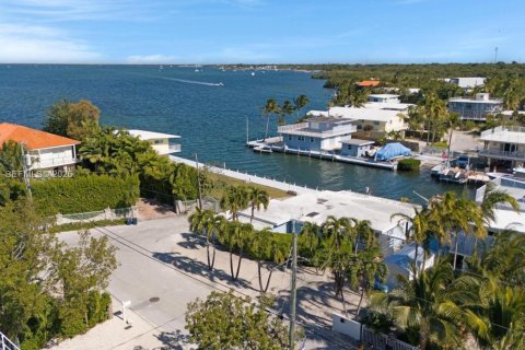 House in Key Largo, Florida 3 bedrooms, 171.03 sq.m. № 2011201 - photo 12