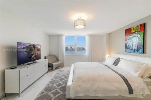 Купить кондоминиум в Санни-Айлс-Бич, Флорида 3 спальни, 175.59м2, № 2185991 - фото 27