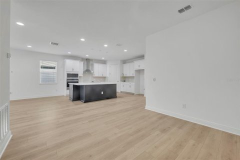 Купить виллу или дом в Орландо, Флорида 12 комнат, 206.24м2, № 1835030 - фото 16