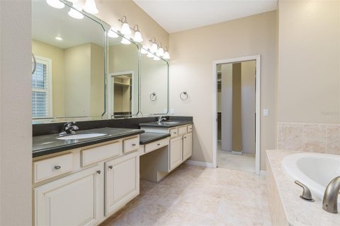 Купить виллу или дом в Лейкленд, Флорида 8 комнат, 226.59м2, № 1204112 - фото 24