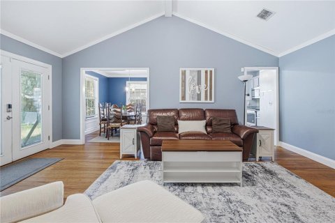 House in Jacksonville, Florida 3 bedrooms, 127.37 sq.m. № 2396365 - photo 6