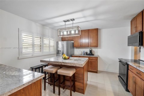 Condominio en venta en Coconut Creek, Florida, 1 dormitorio, 107.4 m2 № 2082829 - foto 7