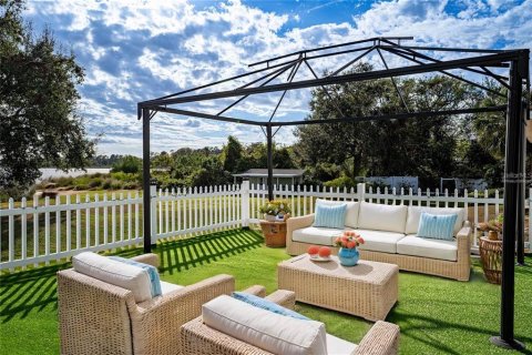 House in Winter Haven, Florida 4 bedrooms, 195.56 sq.m. № 1778385 - photo 4