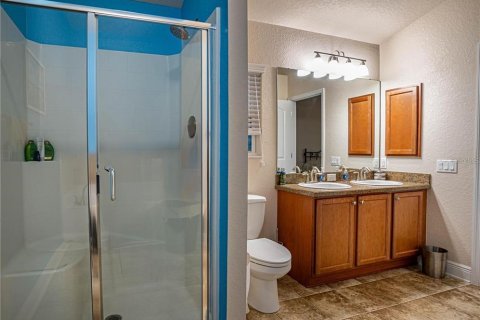 House in Winter Haven, Florida 4 bedrooms, 195.56 sq.m. № 1778385 - photo 10