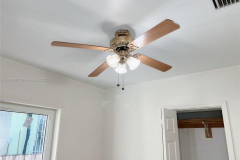 Propiedad comercial en venta en Miami, Florida, 224.82 m2 № 1698802 - foto 28