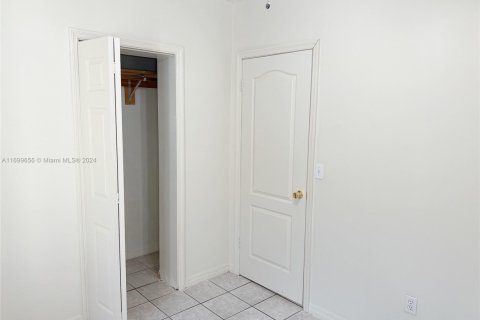 Propiedad comercial en venta en Miami, Florida, 224.82 m2 № 1698802 - foto 29