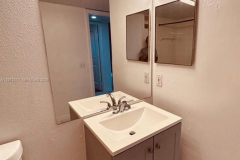 Condo à Pompano Beach, Floride, 1 chambre  № 2025843