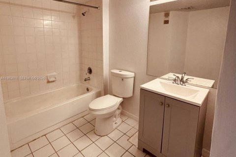 Copropriété à louer à Pompano Beach, Floride: 1 chambre, 58.81 m2 № 2025843 - photo 2