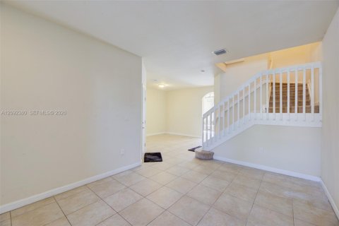 Touwnhouse à vendre à Hialeah, Floride: 4 chambres, 172.98 m2 № 2376041 - photo 9