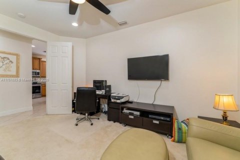 House in Port St. Lucie, Florida 3 bedrooms, 162.67 sq.m. № 1732038 - photo 16