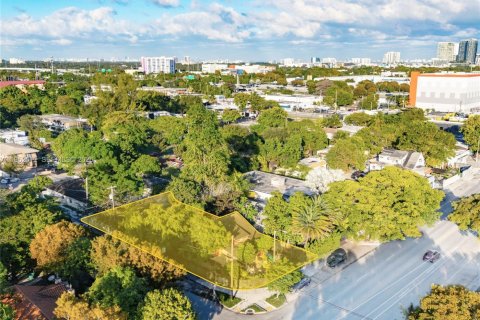 Commercial property in Miami, Florida № 2006120 - photo 4