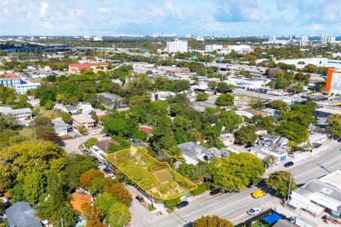 Commercial property in Miami, Florida № 2006120