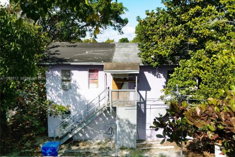 Commercial property in Miami, Florida № 2006120 - photo 14