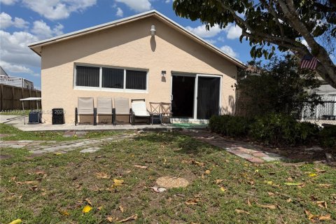 Купить таунхаус в Майами, Флорида 3 спальни, 160.63м2, № 2047691 - фото 27