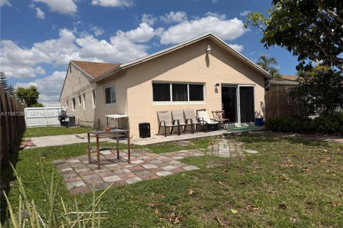 Купить таунхаус в Майами, Флорида 3 спальни, 160.63м2, № 2047691 - фото 28