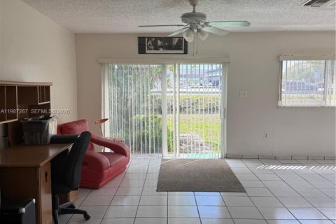 Купить таунхаус в Майами, Флорида 3 спальни, 160.63м2, № 2047691 - фото 5