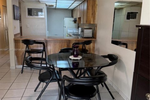 Купить таунхаус в Майами, Флорида 3 спальни, 160.63м2, № 2047691 - фото 11