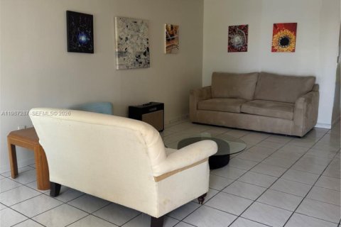 Купить таунхаус в Майами, Флорида 3 спальни, 160.63м2, № 2047691 - фото 6