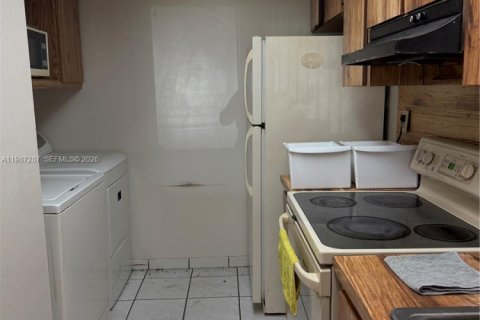 Купить таунхаус в Майами, Флорида 3 спальни, 160.63м2, № 2047691 - фото 9