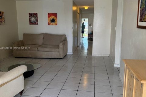 Купить таунхаус в Майами, Флорида 3 спальни, 160.63м2, № 2047691 - фото 7