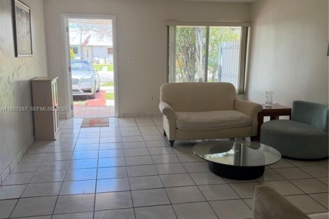 Купить таунхаус в Майами, Флорида 3 спальни, 160.63м2, № 2047691 - фото 8