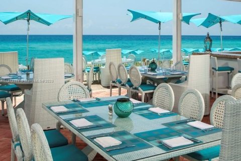 Condo in Sunny Isles Beach, Florida  № 1865121 - photo 10
