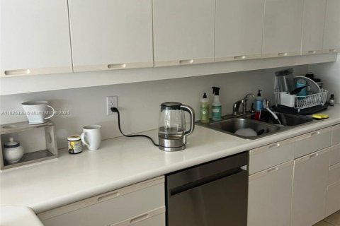 Condo in Aventura, Florida, 2 bedrooms № 1981927 - photo 22