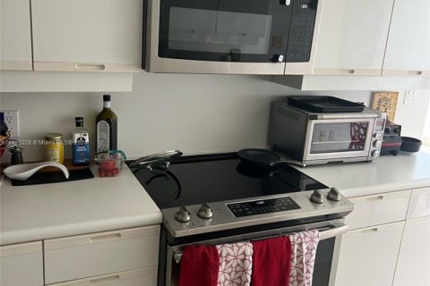 Condo in Aventura, Florida, 2 bedrooms № 1981927 - photo 21