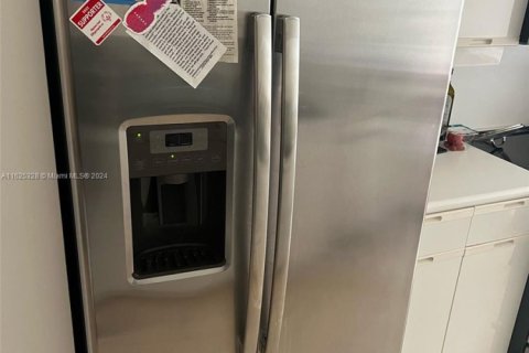 Condo in Aventura, Florida, 2 bedrooms № 1981927 - photo 24