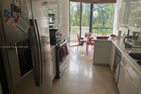 Condo in Aventura, Florida, 2 bedrooms № 1981927 - photo 23