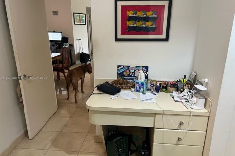 Condo in Aventura, Florida, 2 bedrooms № 1981927 - photo 13