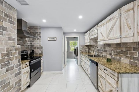 Casa en venta en Lake City, Florida, 3 dormitorios, 227.05 m2 № 2238029 - foto 9