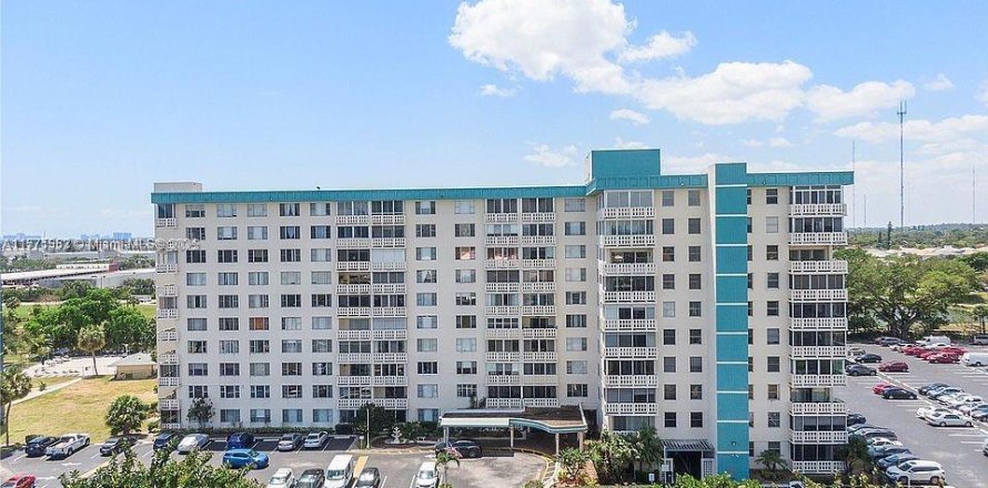 Condominio en Hollywood, Florida, 2 dormitorios № 1692341