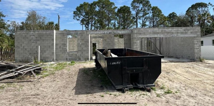 Casa en Port Charlotte, Florida 4 dormitorios, 151.99 m2 № 1586482